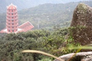 Đỉnh thiêng Yên Tử chùa Ba Vàng