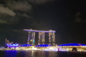 Con đường thủy tinh – con đường không dành cho người yếu tim