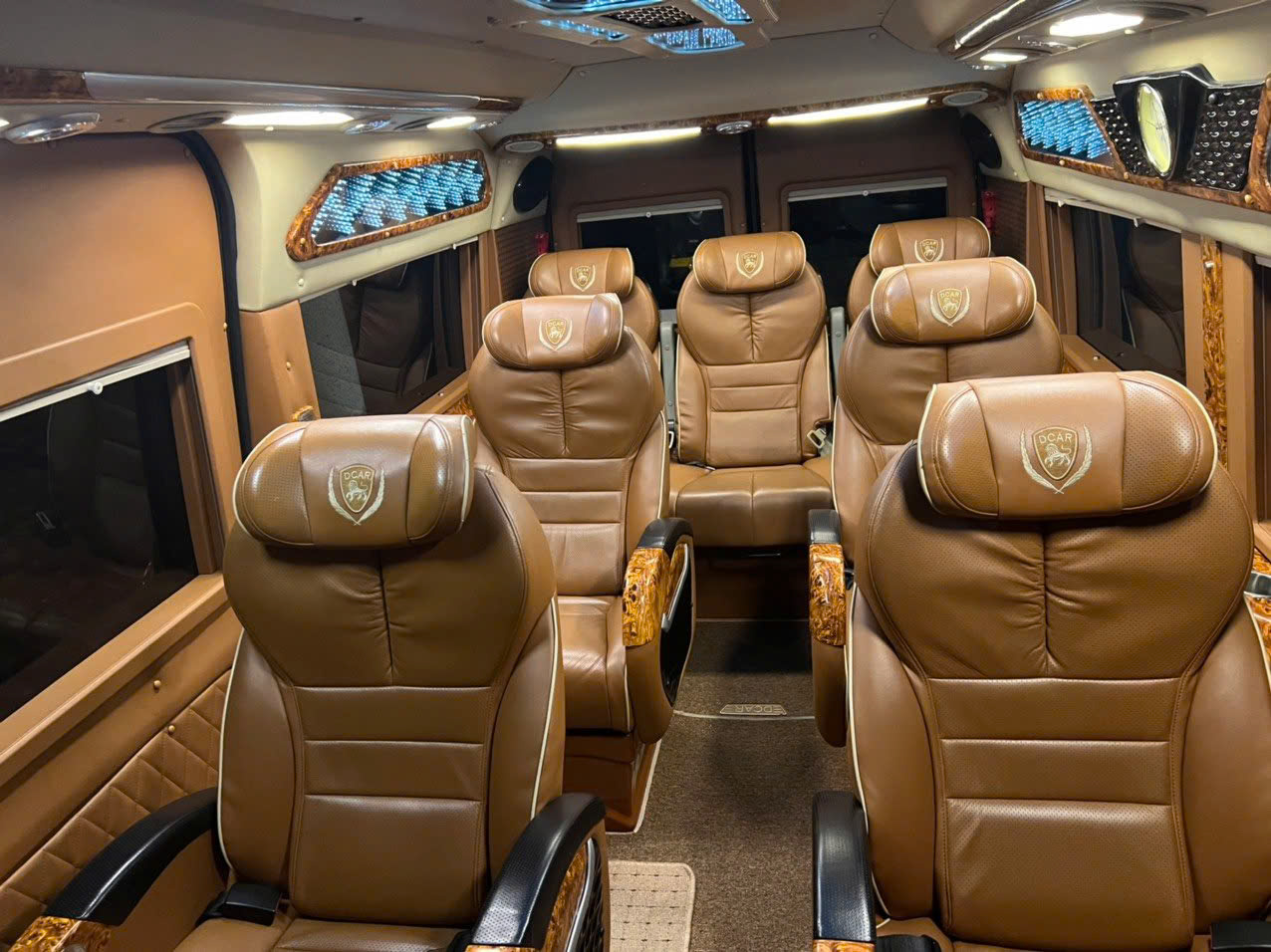 VIP Limousine Phnom Penh to Sai Gon