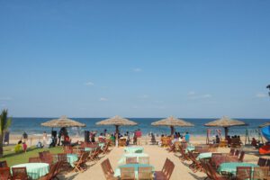 Du lịch Mũi Né nên ở Villa hay là Resort